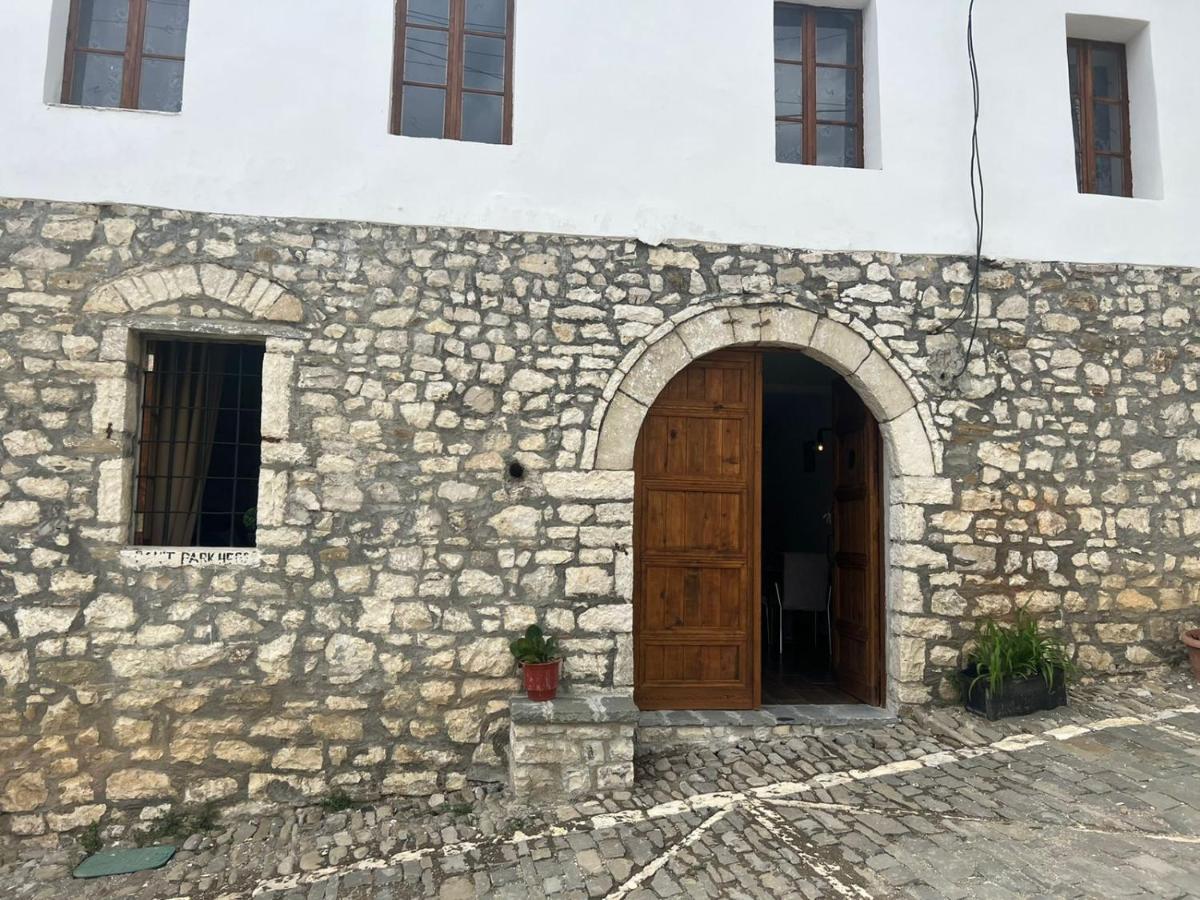 Hotel Omer The Ottoman House Berat Extérieur photo