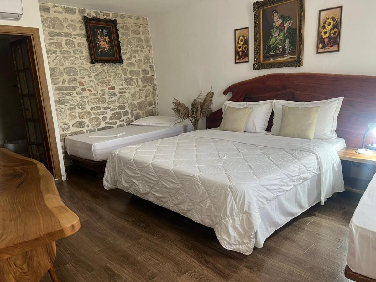 Hotel Omer The Ottoman House Berat Extérieur photo