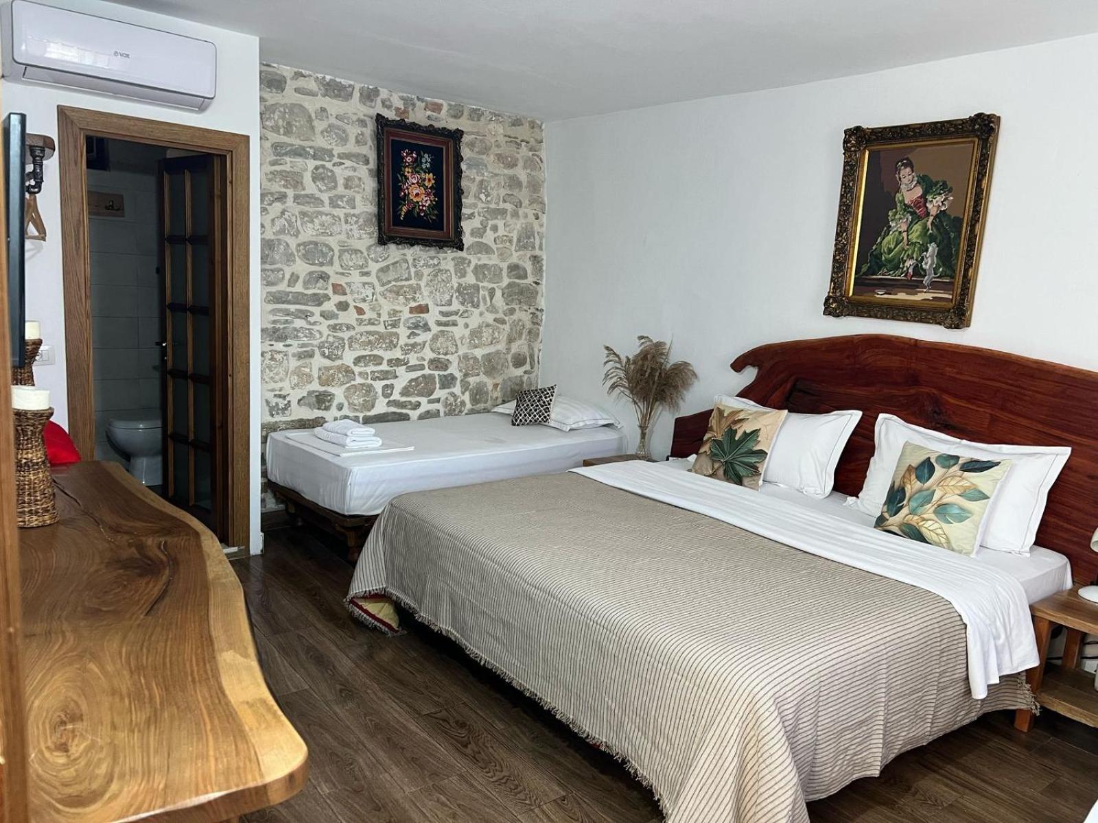 Hotel Omer The Ottoman House Berat Extérieur photo