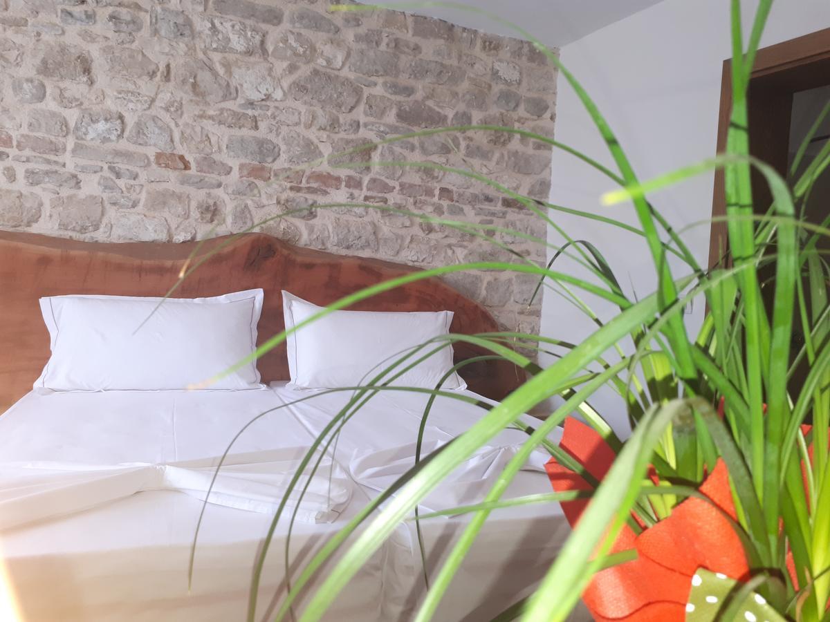 Hotel Omer The Ottoman House Berat Extérieur photo